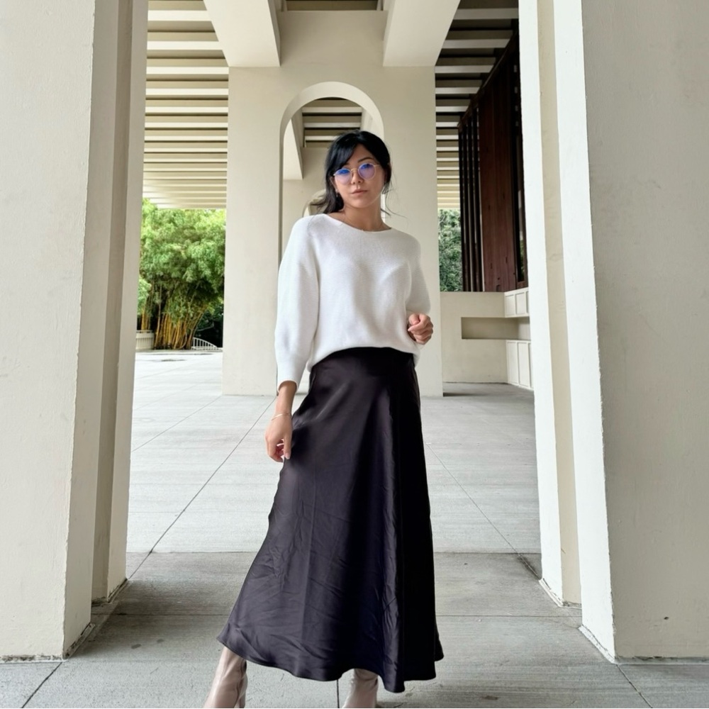 Uniqlo White 3D Knit Relaxed Scoop Neck Sweater
